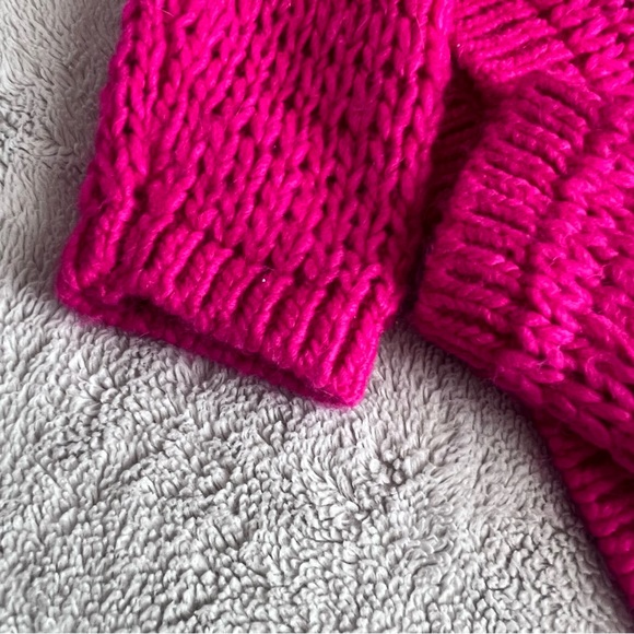 Abercrombie & Fitch Wool Alpaca Cropped Chunky Knit Hot Pink Barbiecore Sweater - Picture 9 of 16